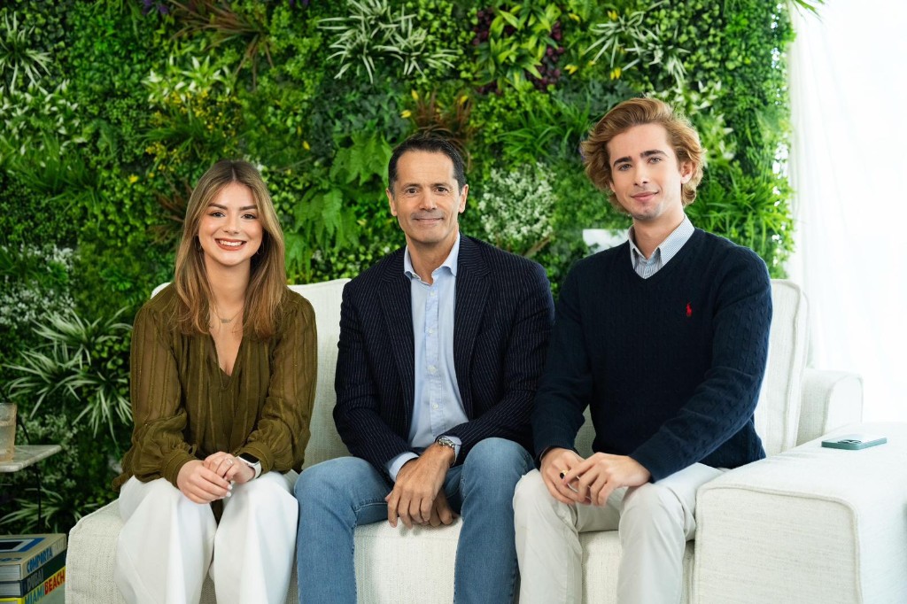 João Maria Botelho, João Vieira de Almeida and Raquel Burgoa Dias for Forbes Portugal's Fora do Lugar podcast feature